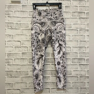 Women’s Evolution and Creation white with black paisley floral print leggings Sm